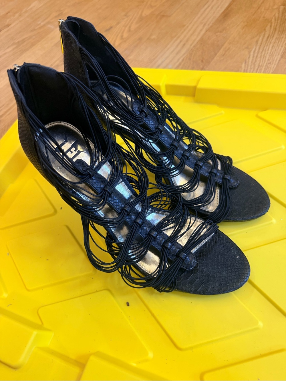 Ladies Size 10 "JustFab" Black Strappy Cage Heels SEXY GUC
